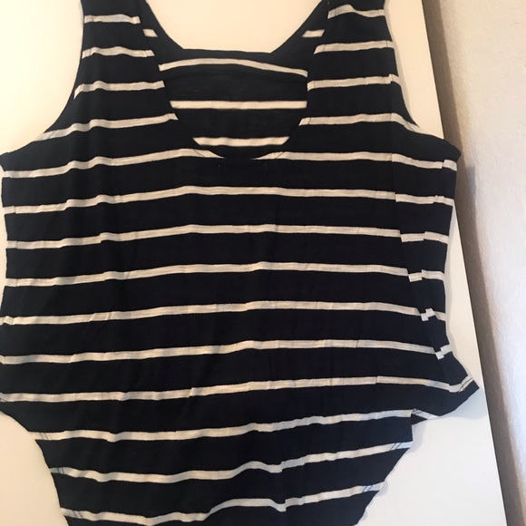 Sleeveless top - Picture 3 of 3